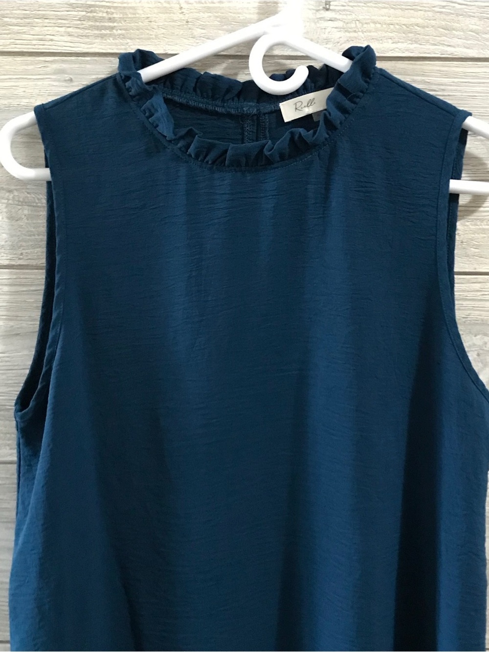 Women's Rielle Ruffled Neck Sleeveless Top - Picture 2 of 7